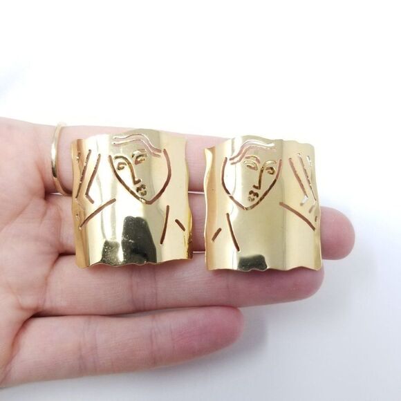 Vintage Artisan Paula Dawkins Lady Cut Out Shiny Gold Tone Clip On Earrings - Picture 4 of 6